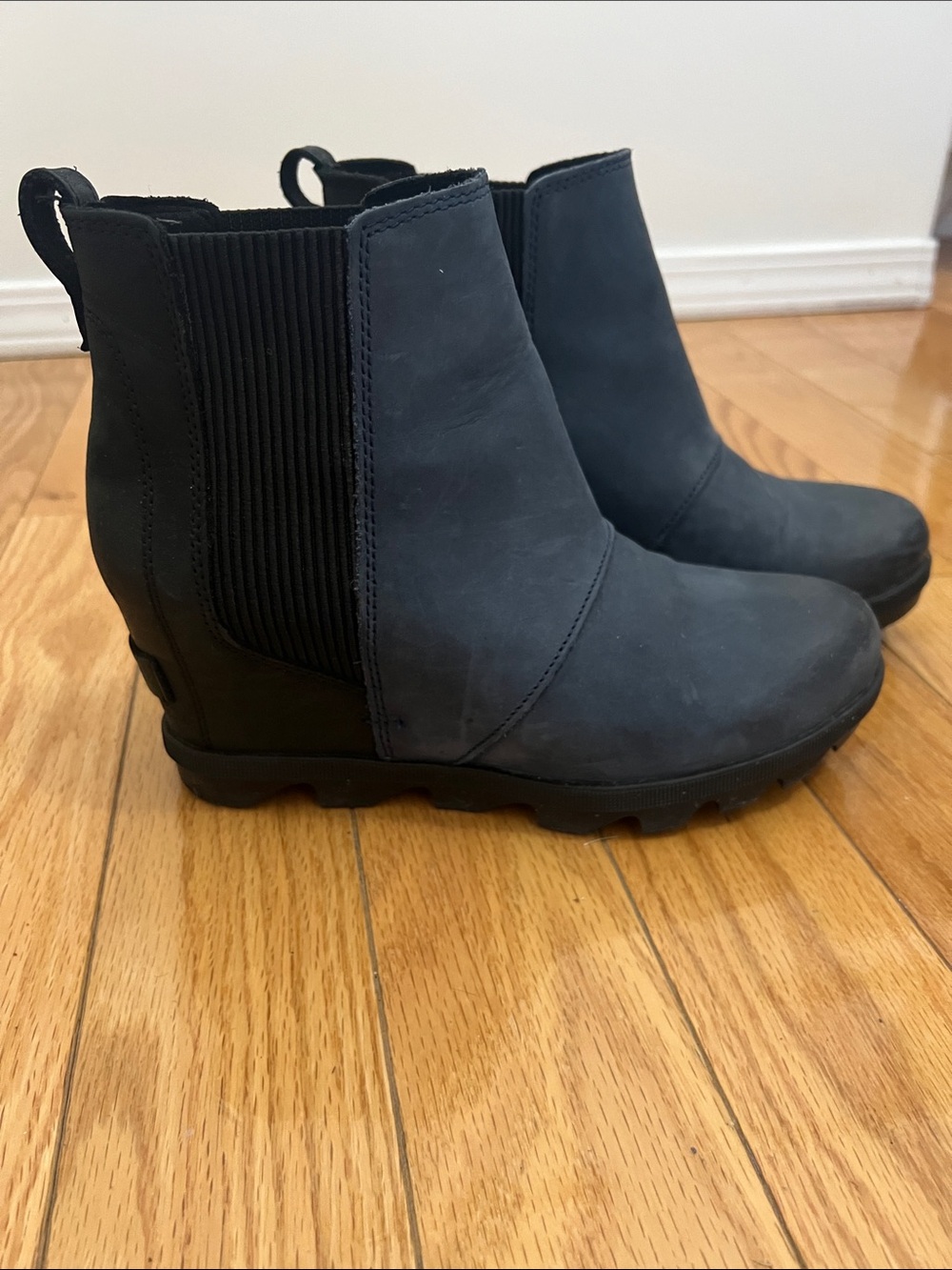 Sorel Joan of Arctic Wedge Chelsea Boot, Blue Size 8